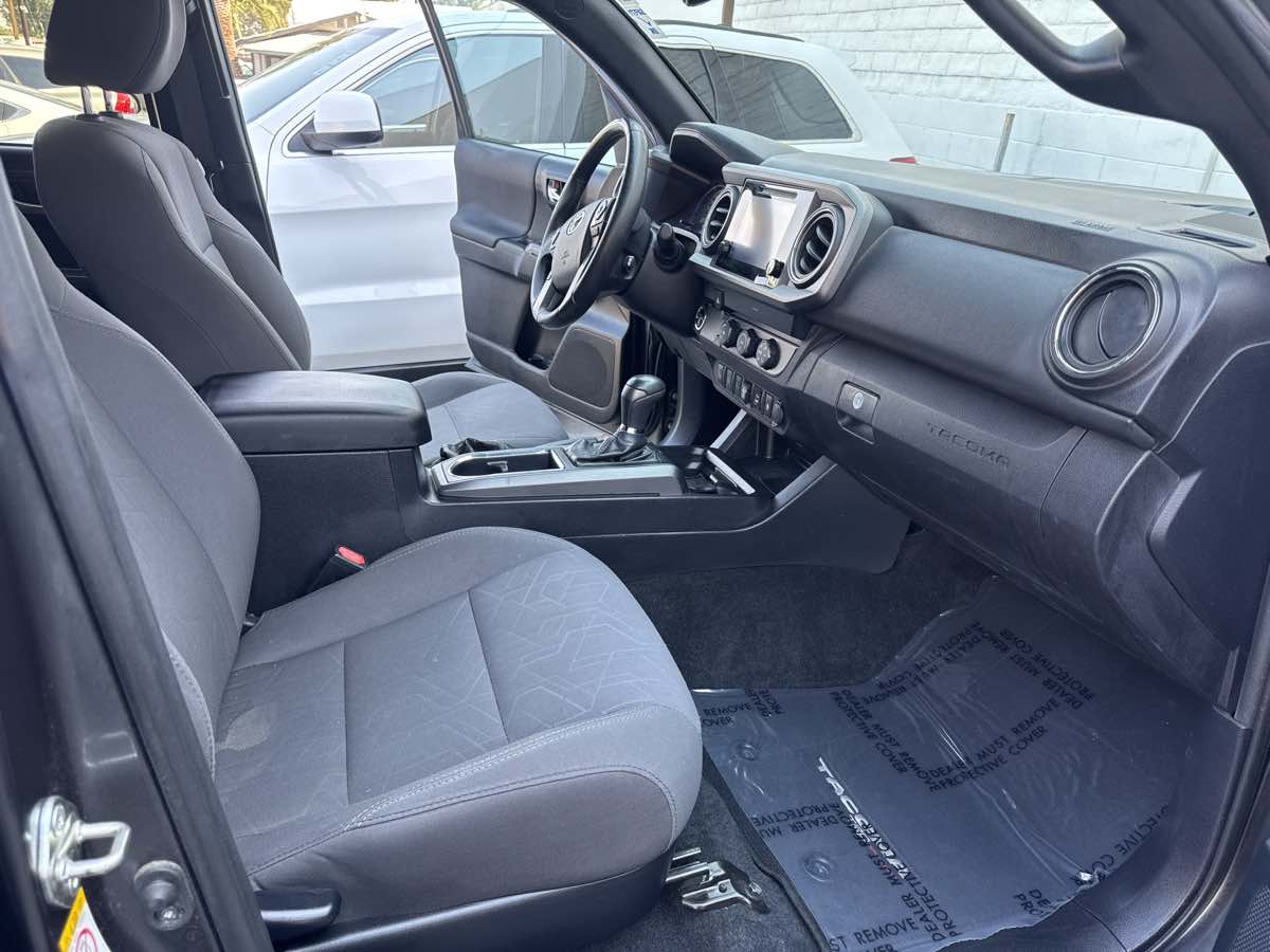 2019 Toyota Tacoma SR5 photo 13