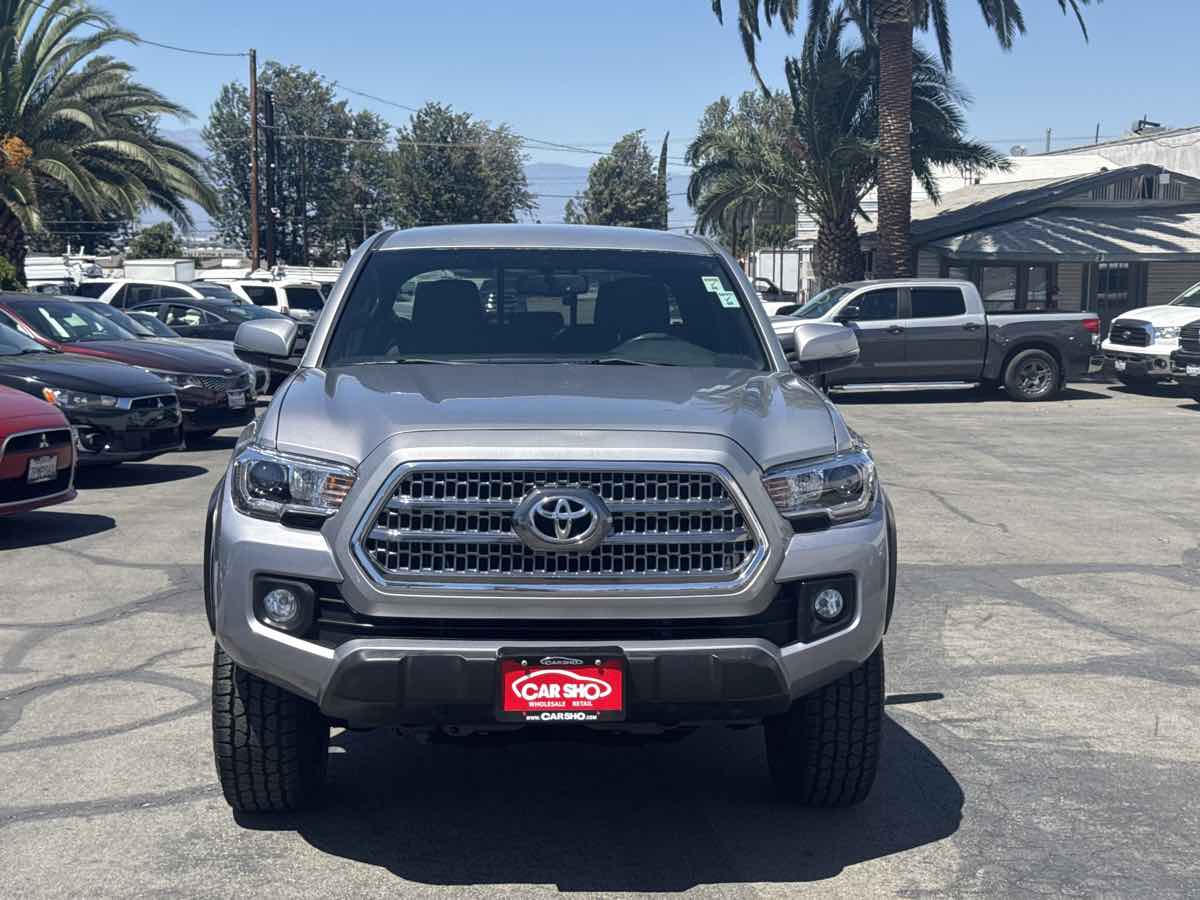 2016 Toyota Tacoma TRD photo 2