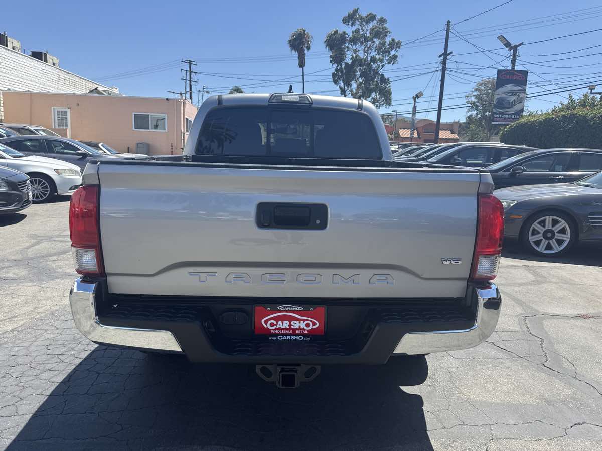 2016 Toyota Tacoma TRD photo 6