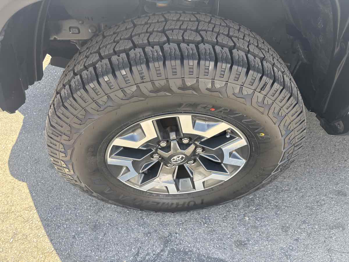 2016 Toyota Tacoma TRD photo 10