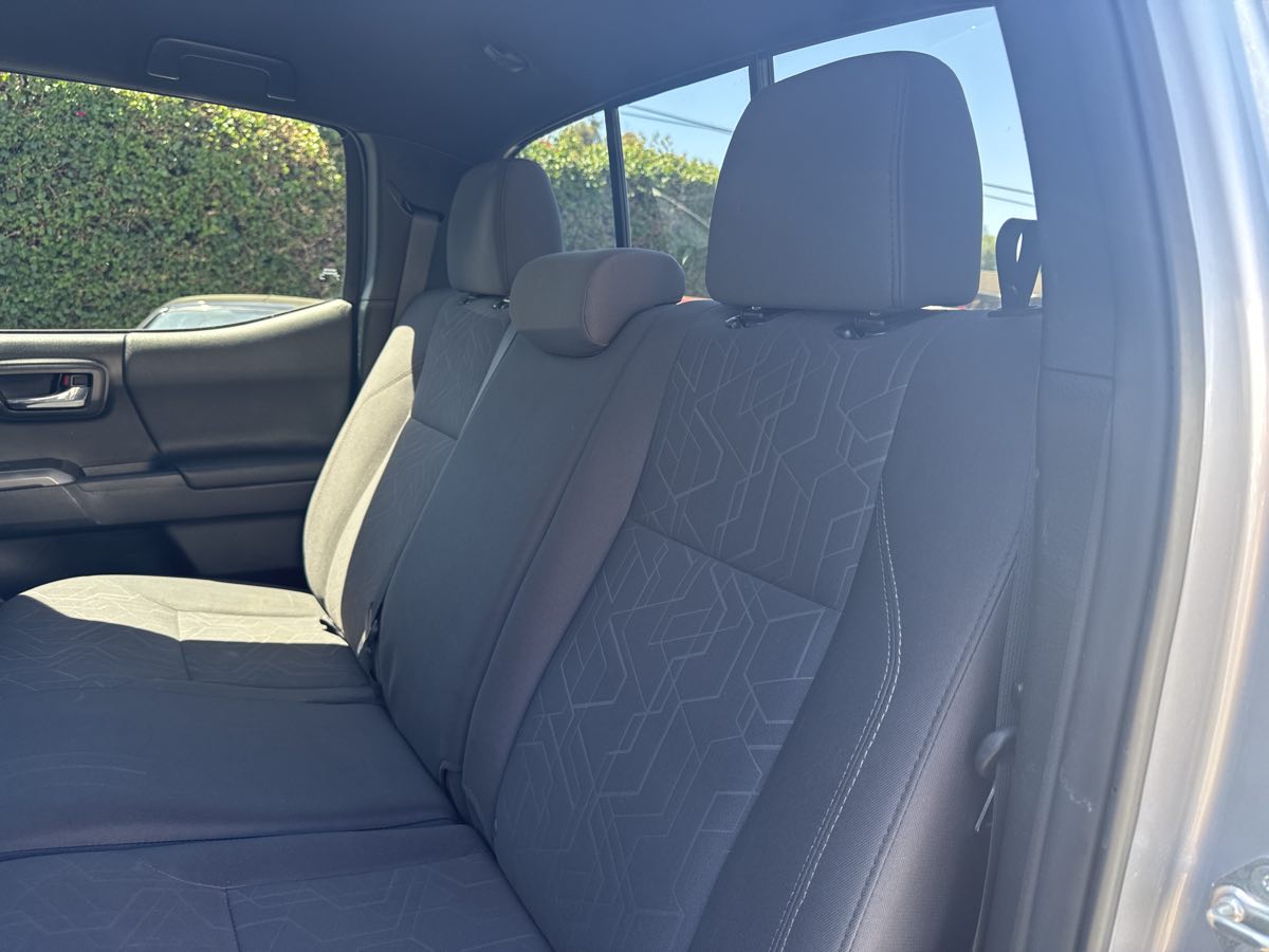 2016 Toyota Tacoma TRD photo 12
