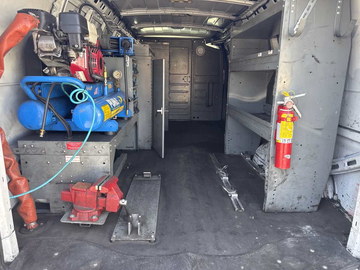 2017 Chevrolet Express Cargo Van photo 3