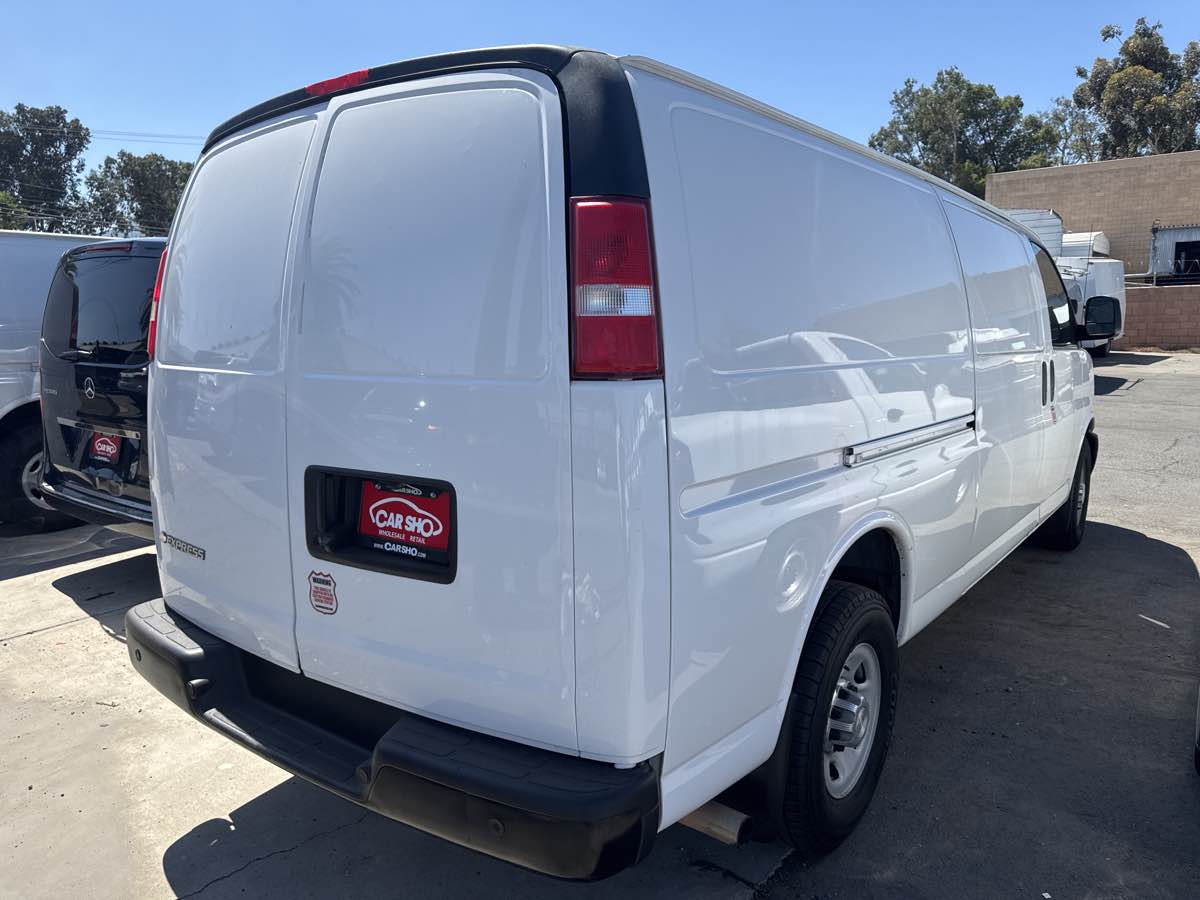 2017 Chevrolet Express Cargo Van photo 4