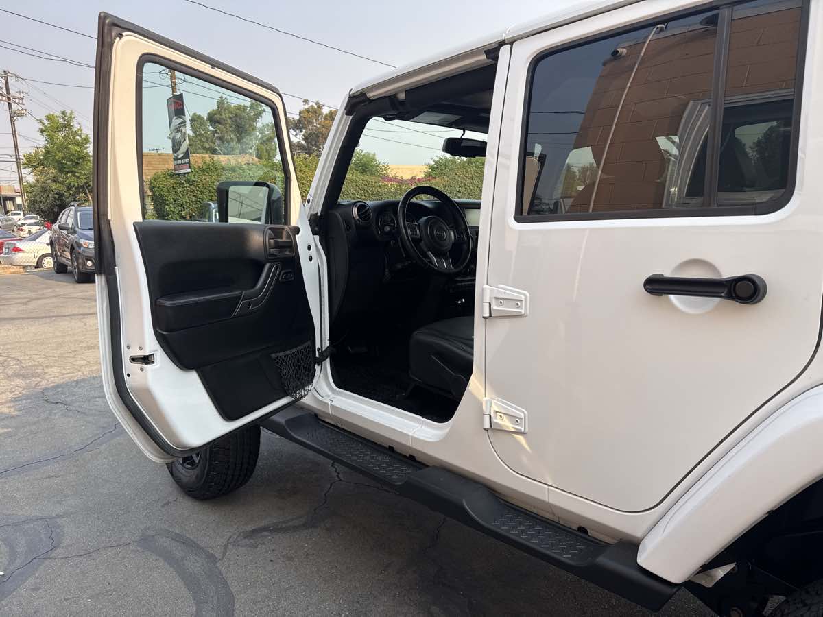 2018 Jeep Wrangler Unlimited Altitude photo 12
