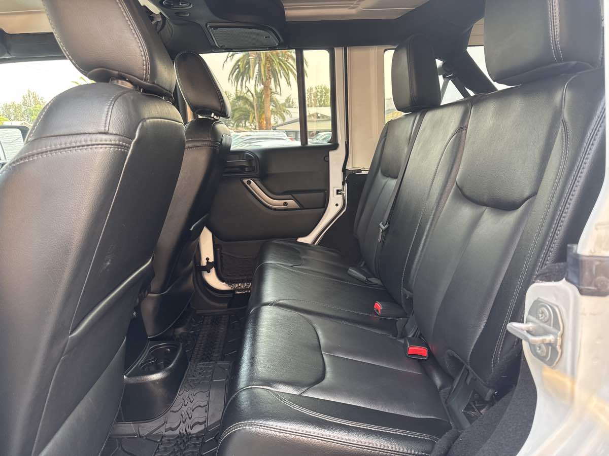 2018 Jeep Wrangler Unlimited Altitude photo 13