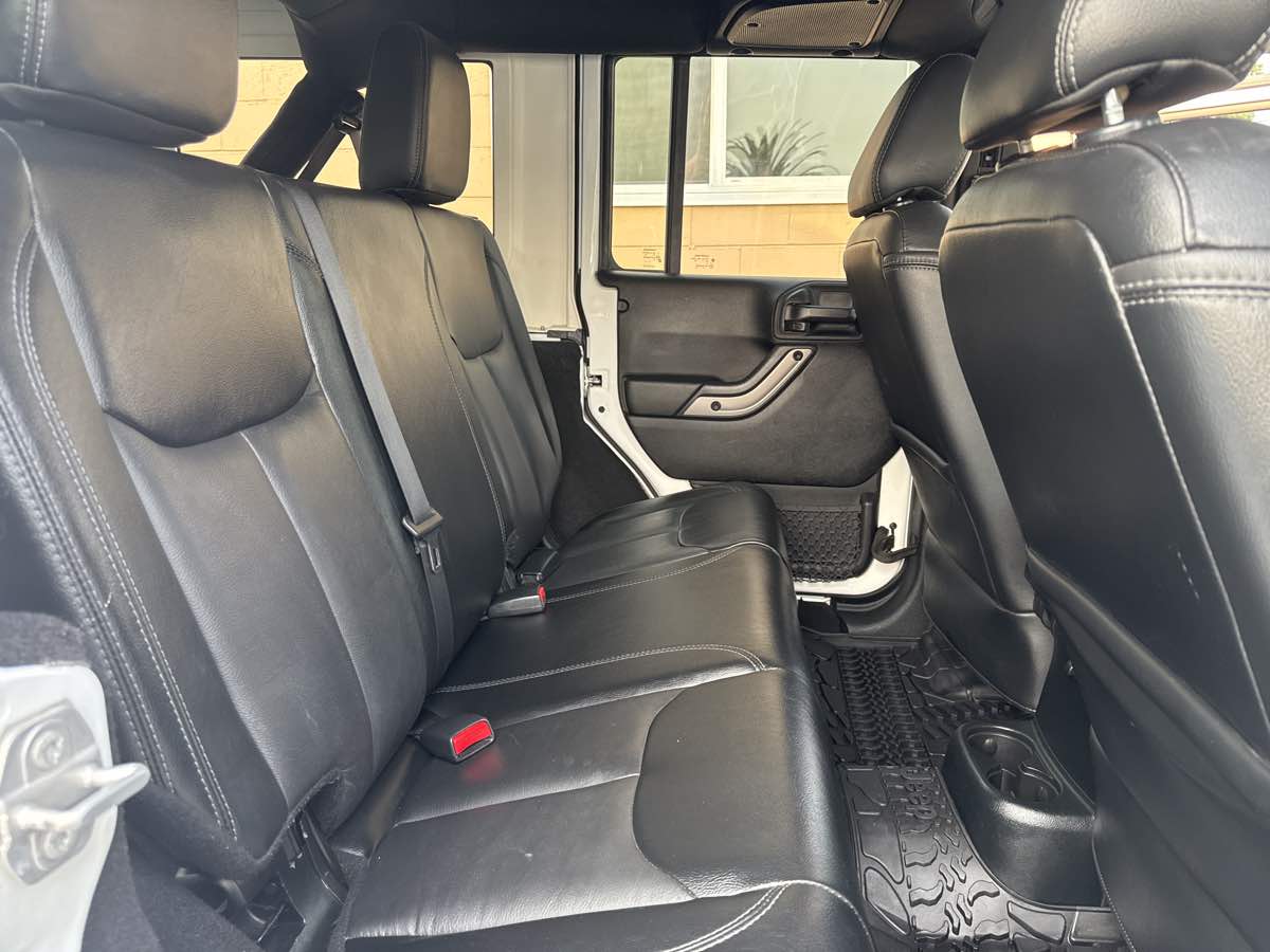 2018 Jeep Wrangler Unlimited Altitude photo 15
