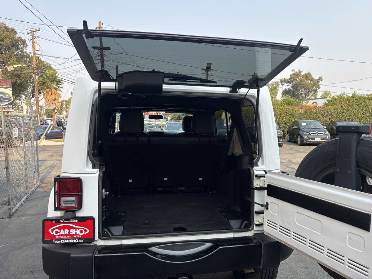 2018 Jeep Wrangler Unlimited Altitude photo 16