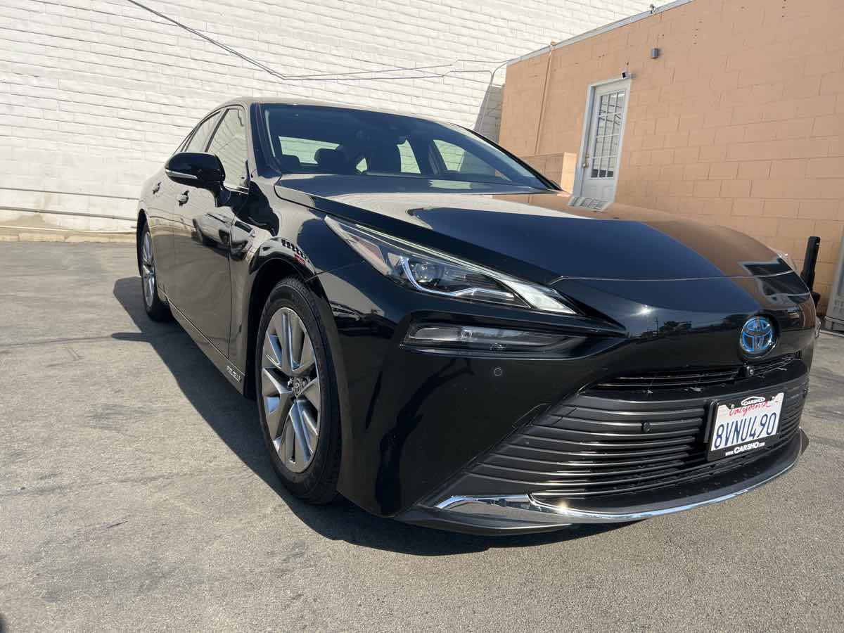 2021 Toyota Mirai XLE photo 2
