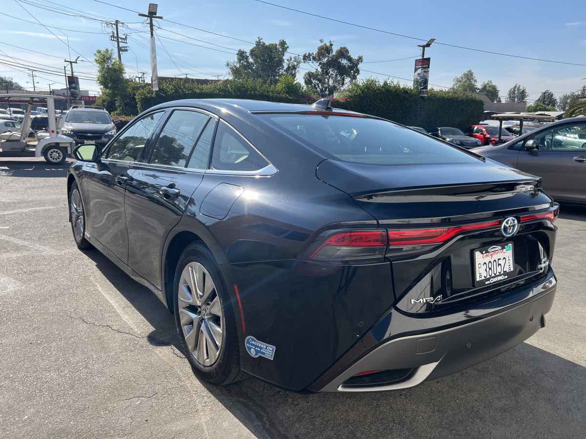 2021 Toyota Mirai XLE photo 3