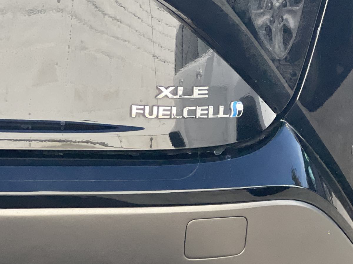 2021 Toyota Mirai XLE photo 9