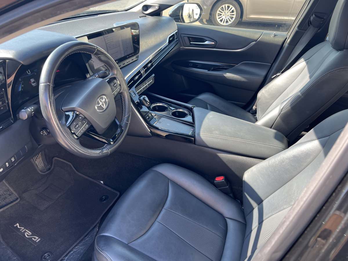 2021 Toyota Mirai XLE photo 10