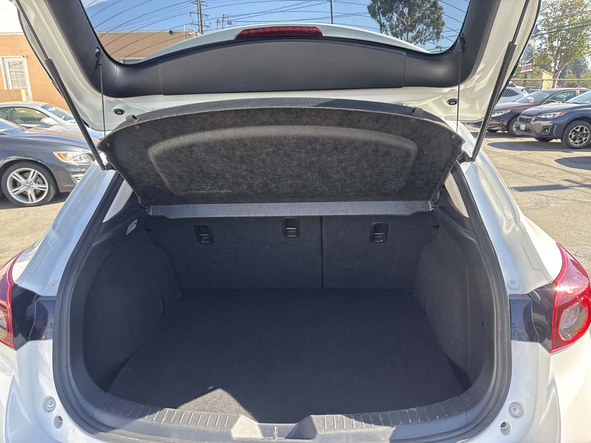 2016 Mazda Mazda3 s Touring photo 9