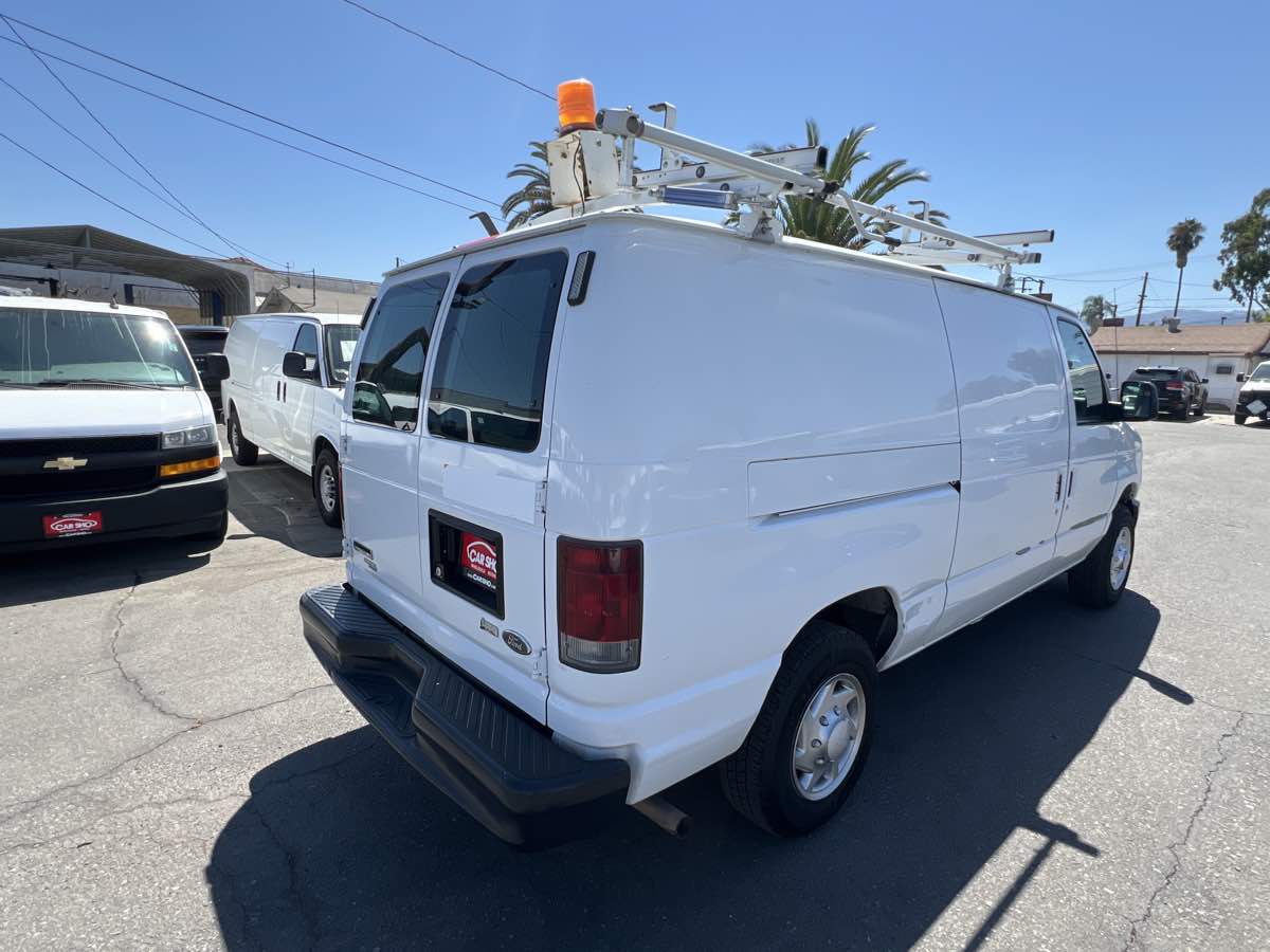 2013 Ford E-150 photo 3