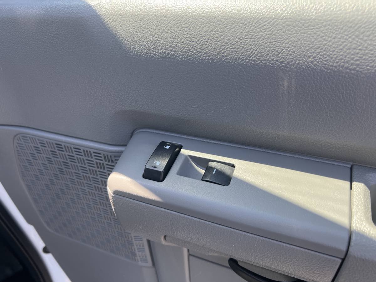 2013 Ford E-150 photo 14