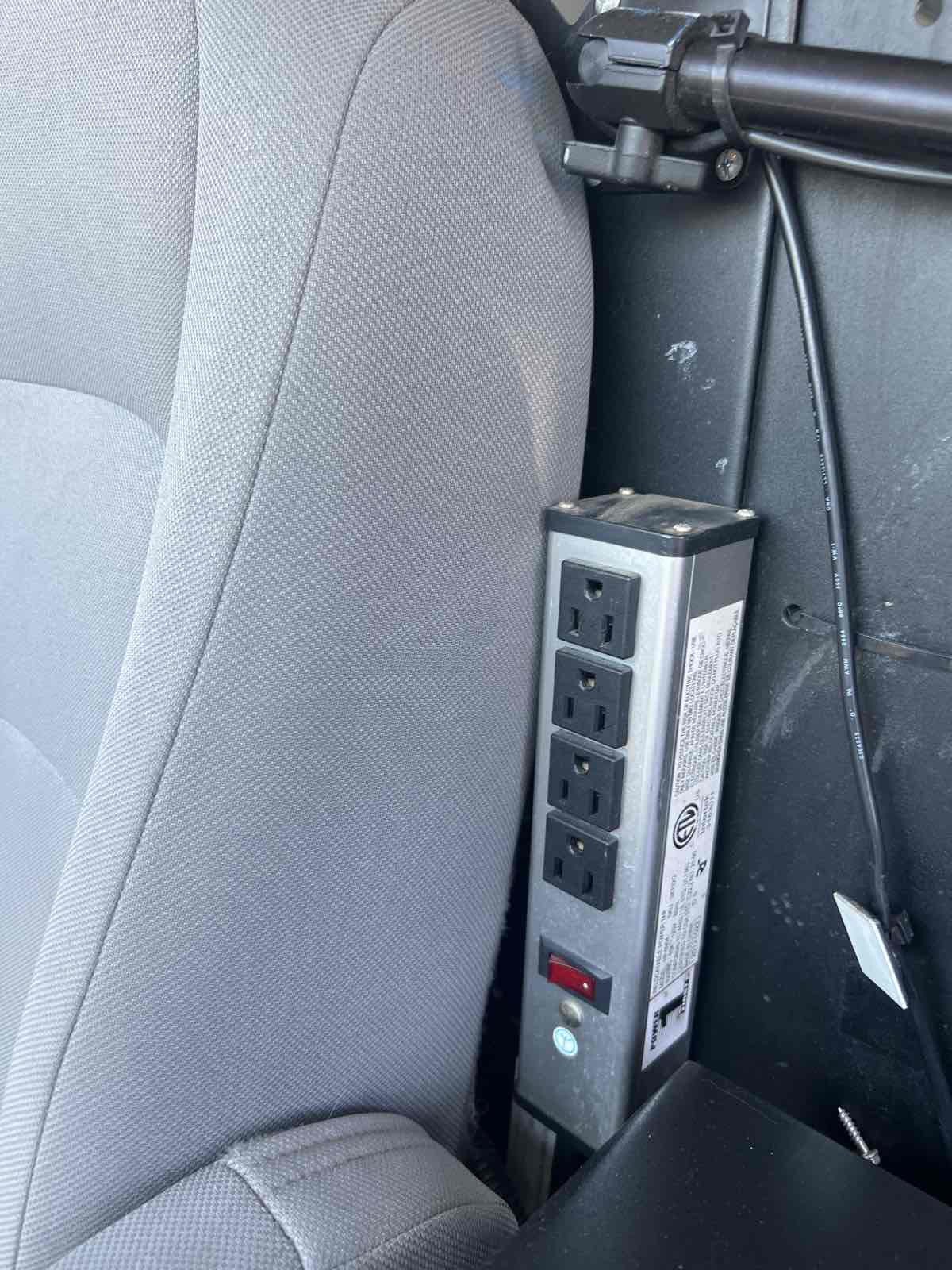 2013 Ford E-150 photo 20