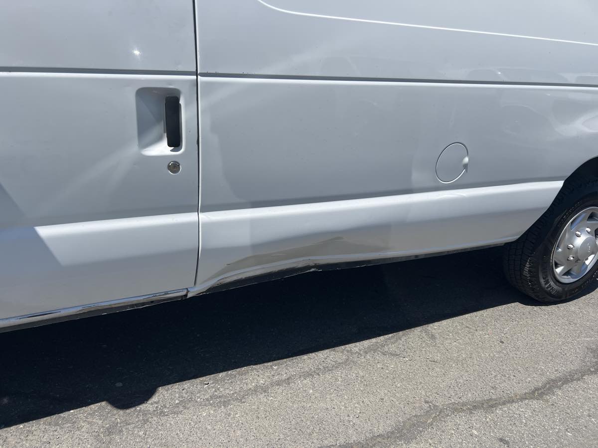 2013 Ford E-150 photo 24