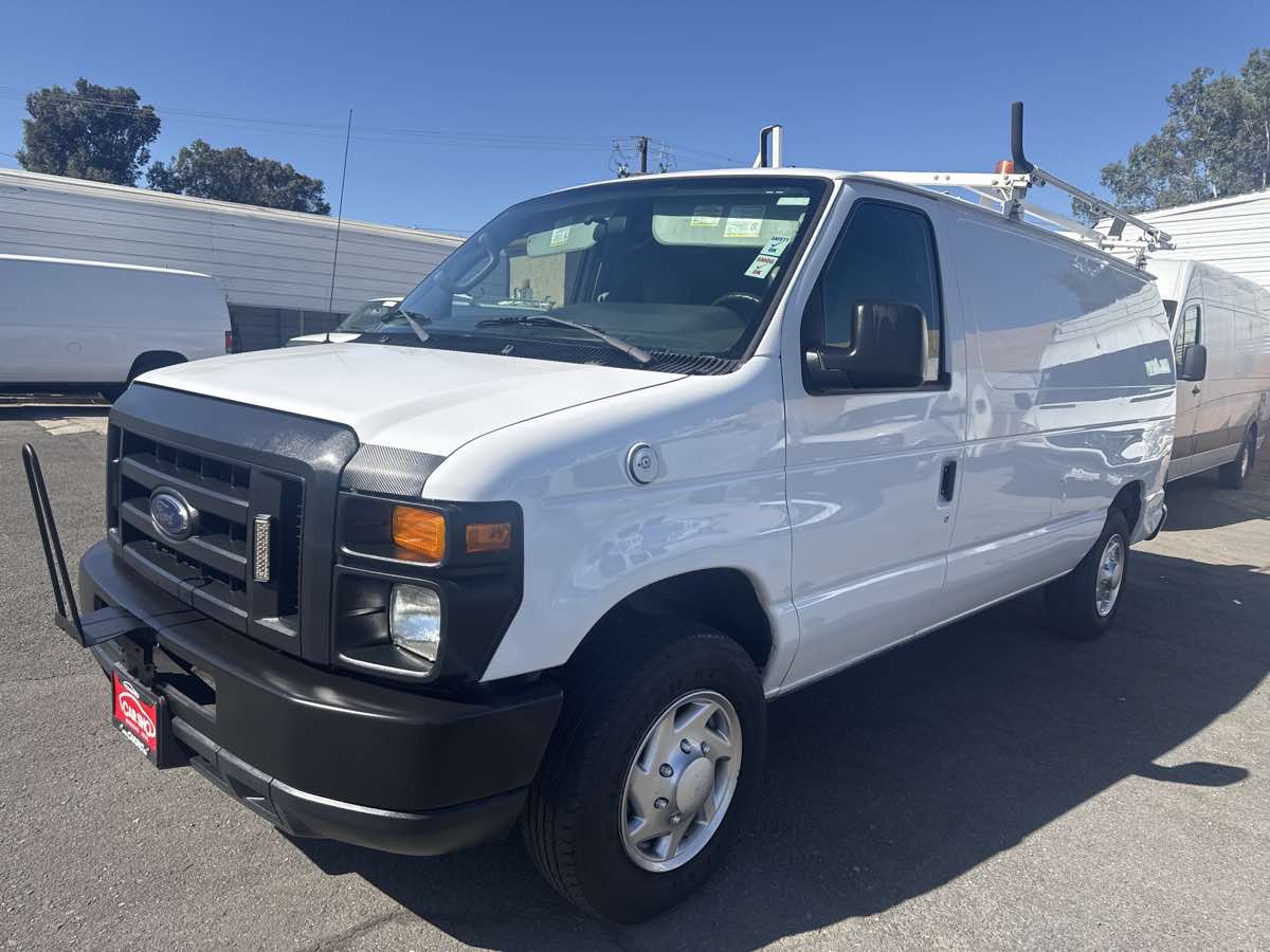 2013 Ford E-150 photo 2