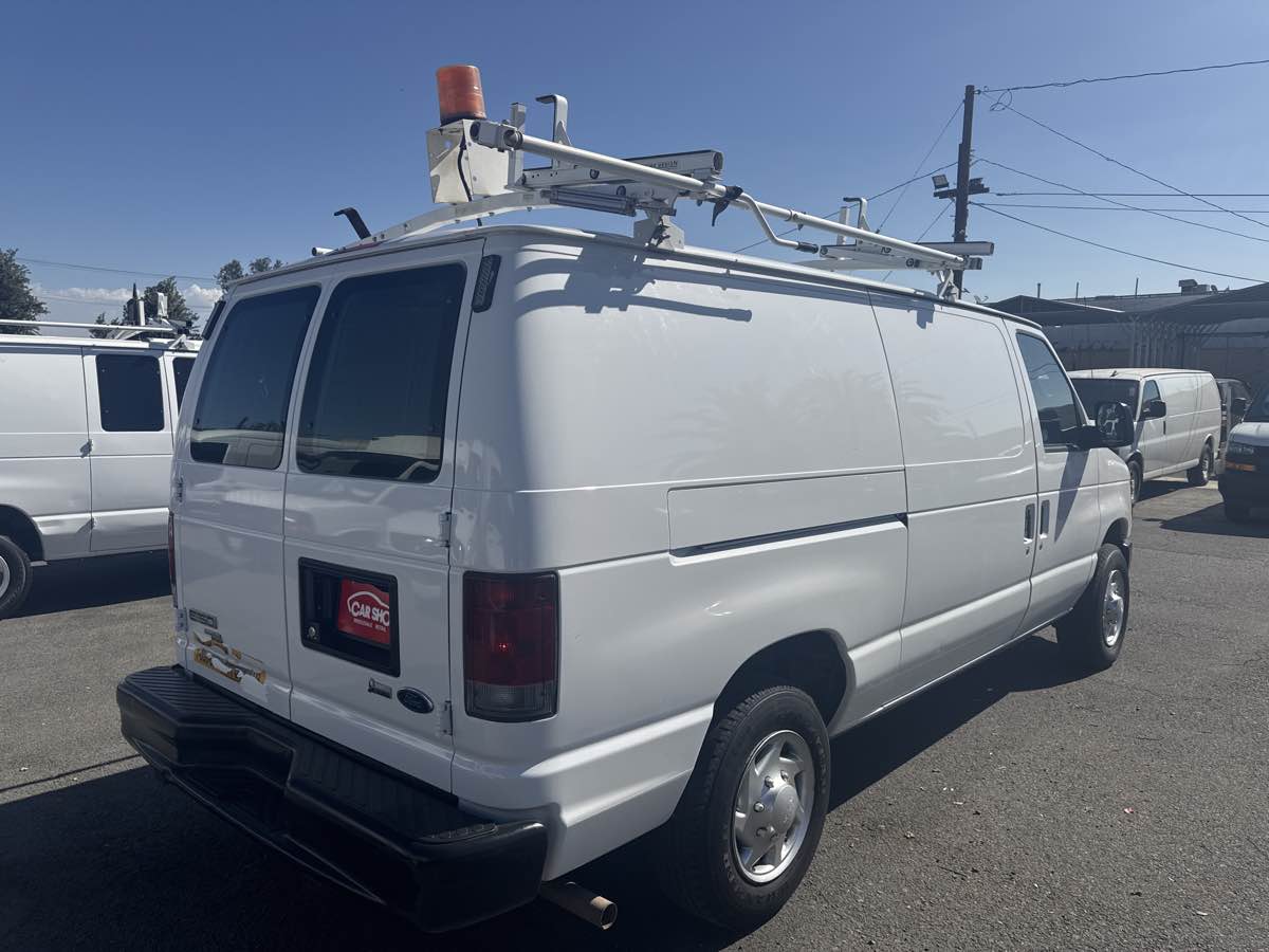 2013 Ford E-150 photo 4