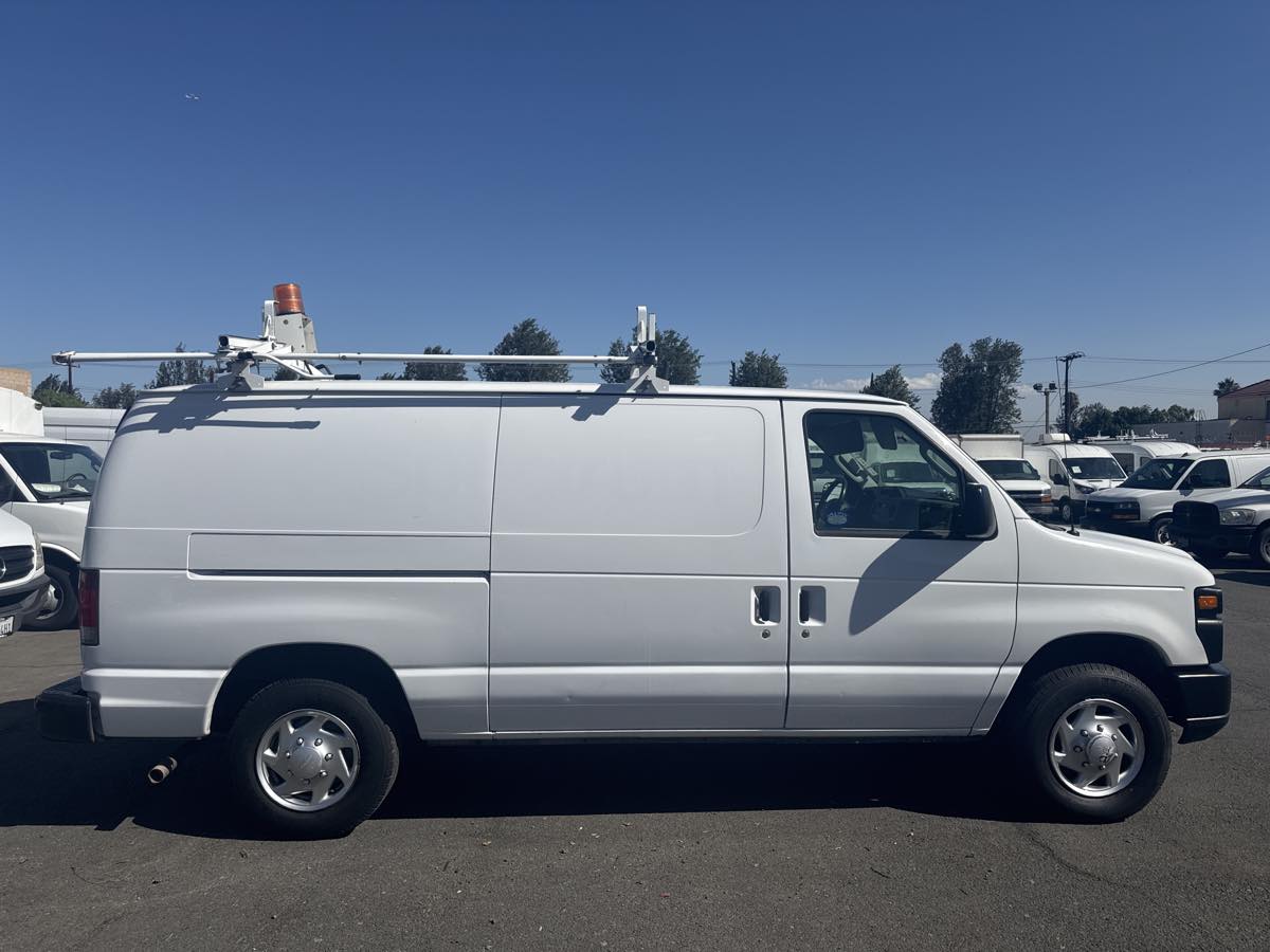 2013 Ford E-150 photo 5