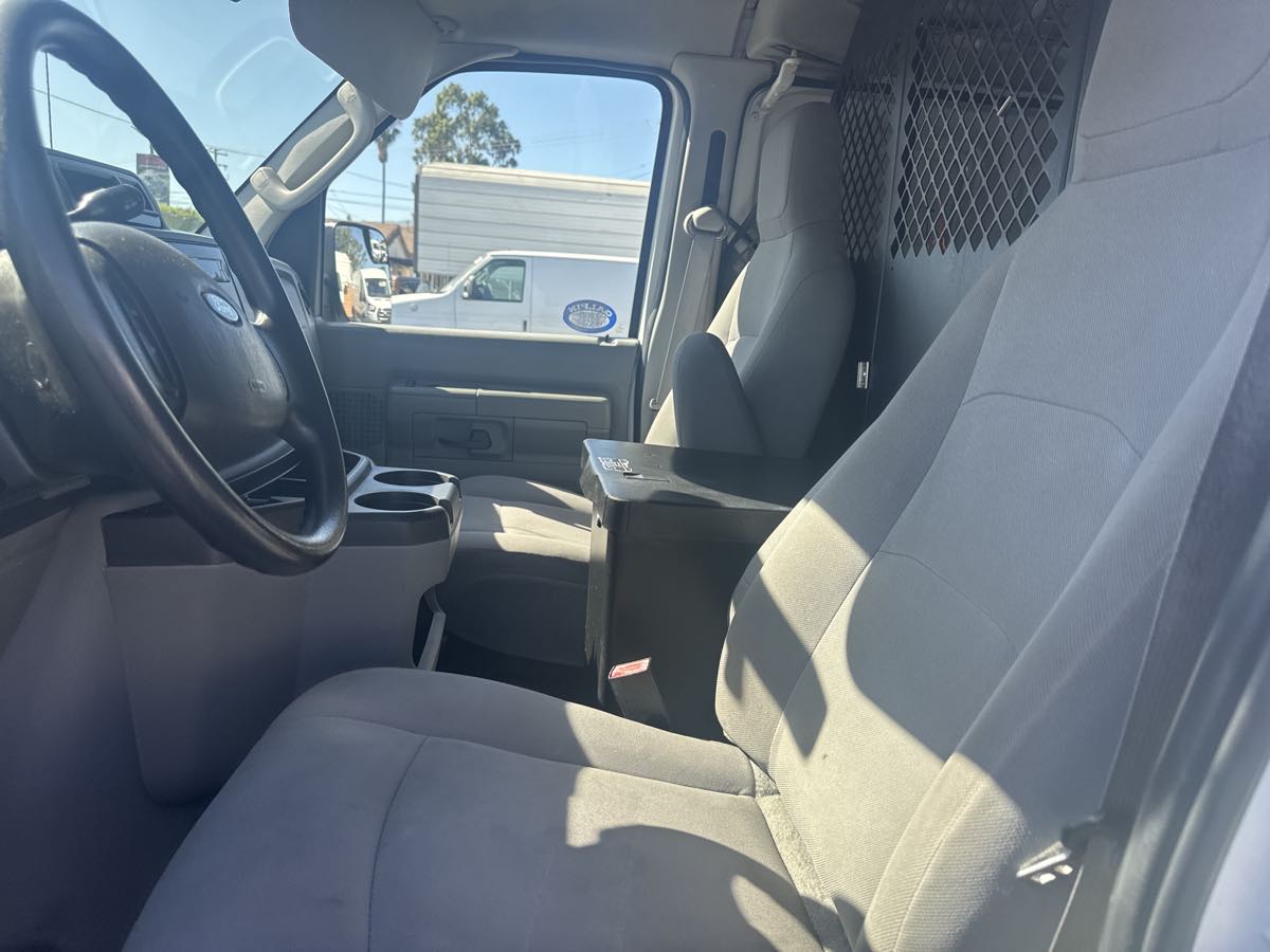 2013 Ford E-150 photo 7