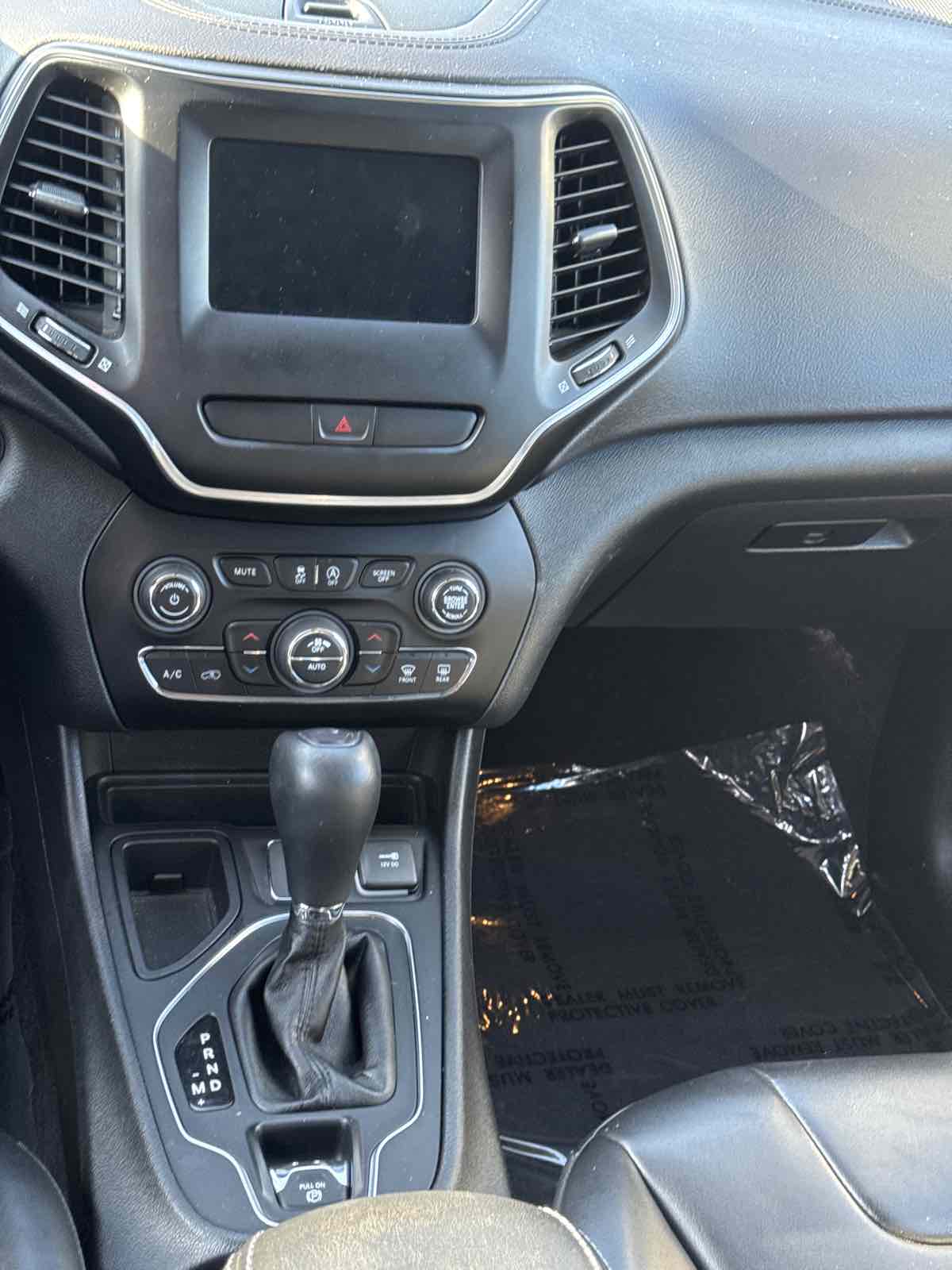 2019 Jeep Cherokee Latitude photo 7