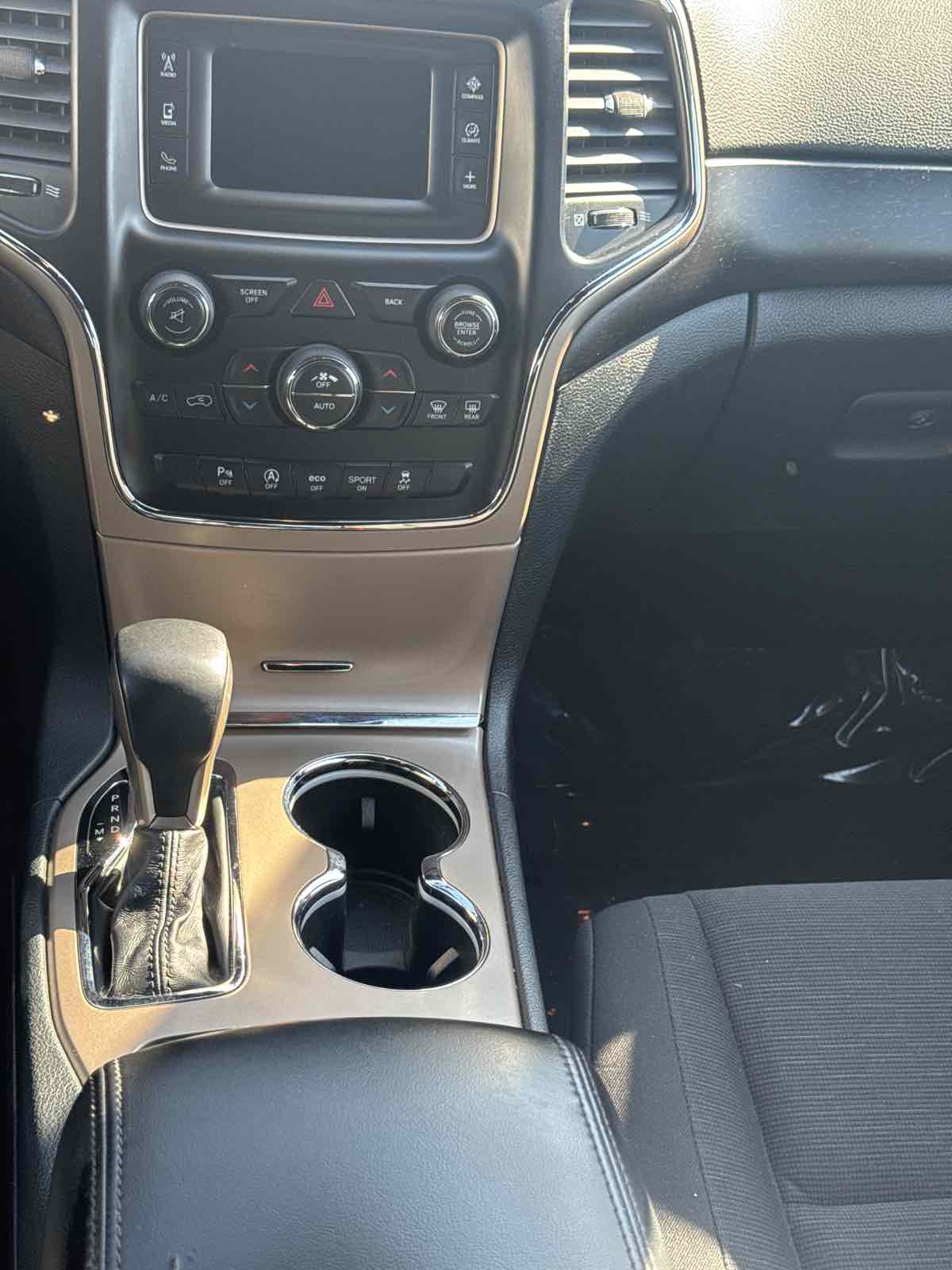 2017 Jeep Grand Cherokee Laredo photo 12