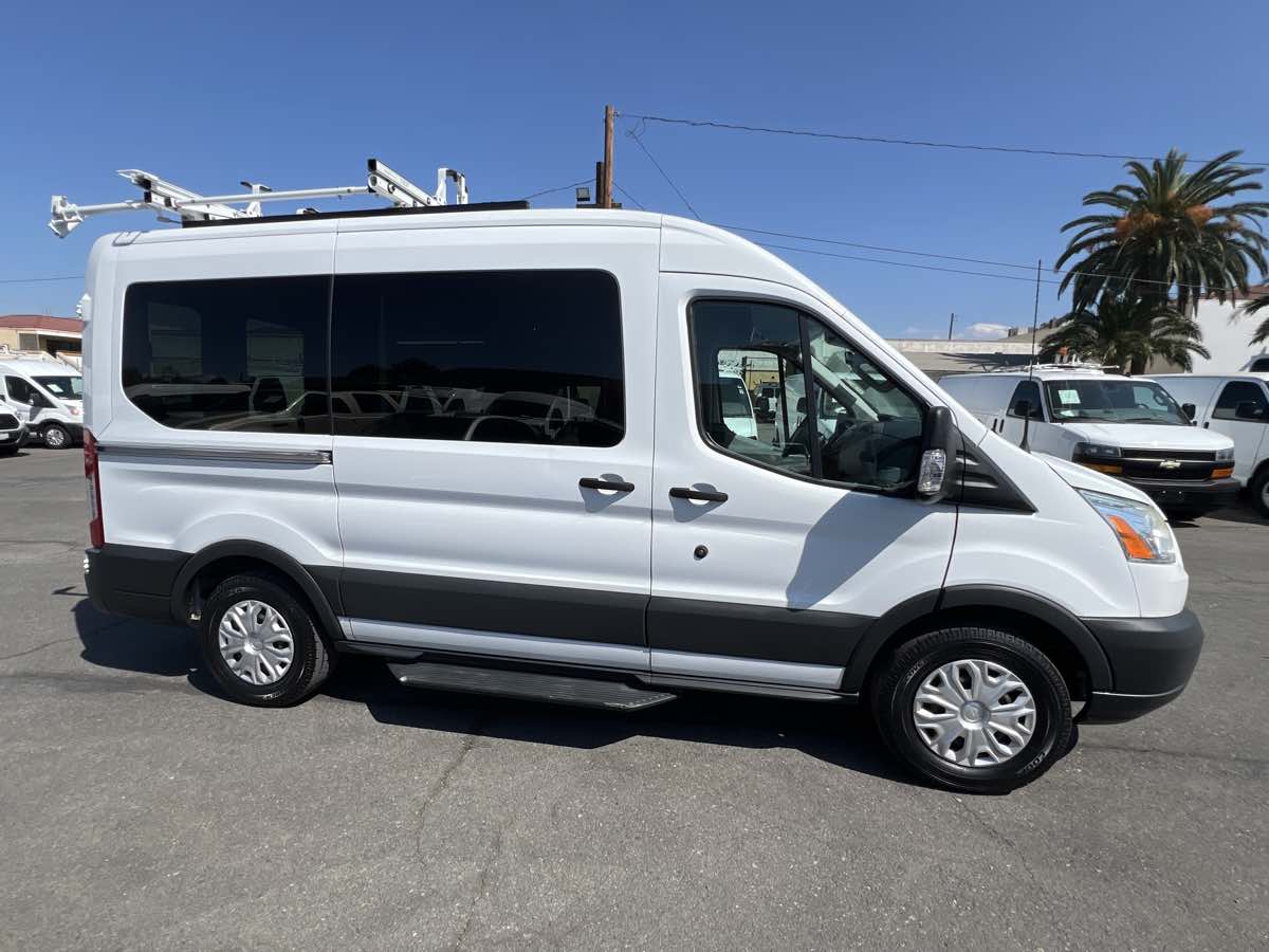 2017 Ford Transit XLT photo 2