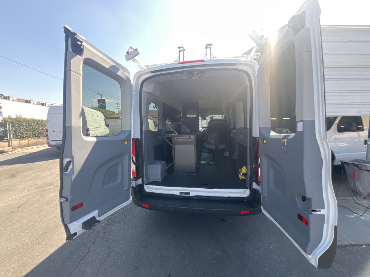 2017 Ford Transit XLT photo 10