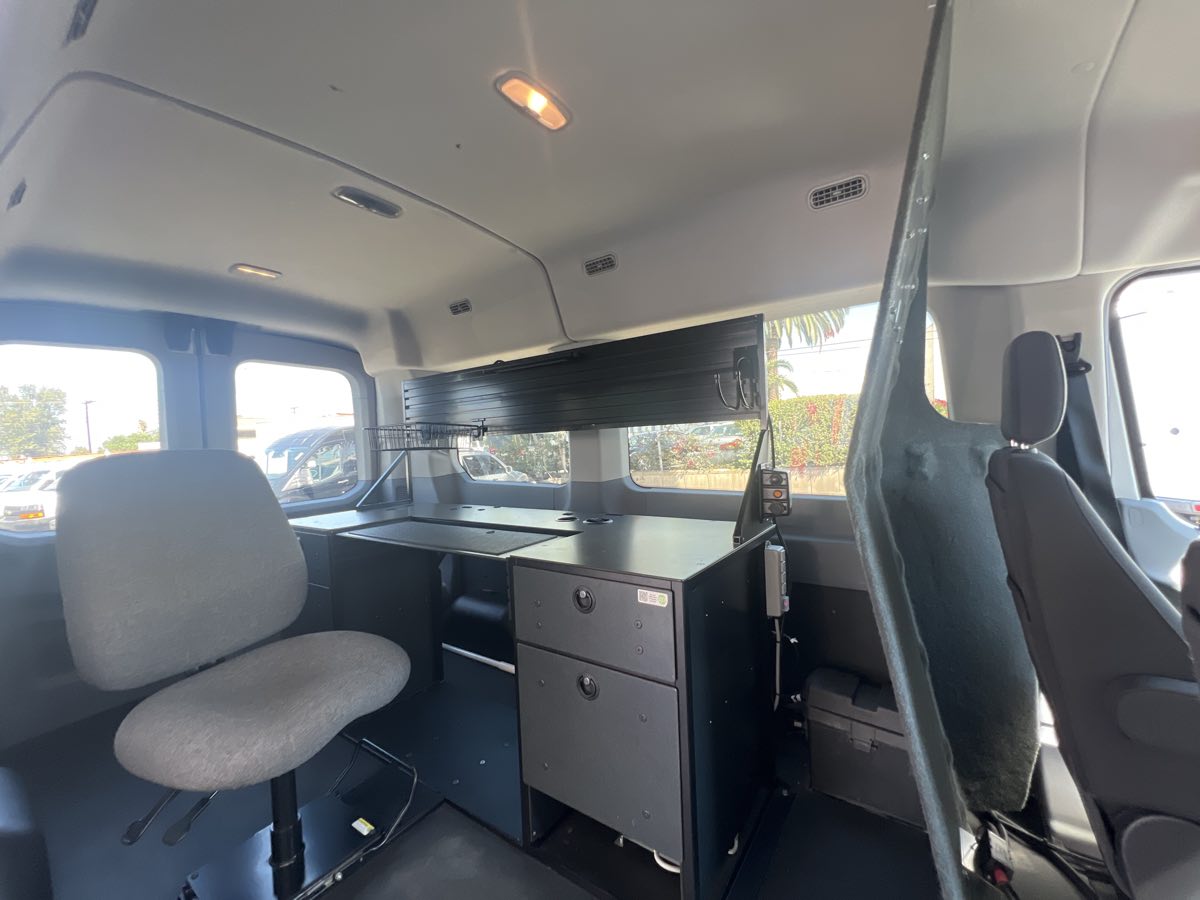 2017 Ford Transit XLT photo 11