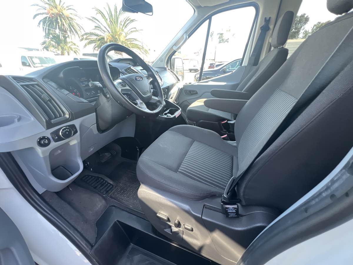 2017 Ford Transit XLT photo 19