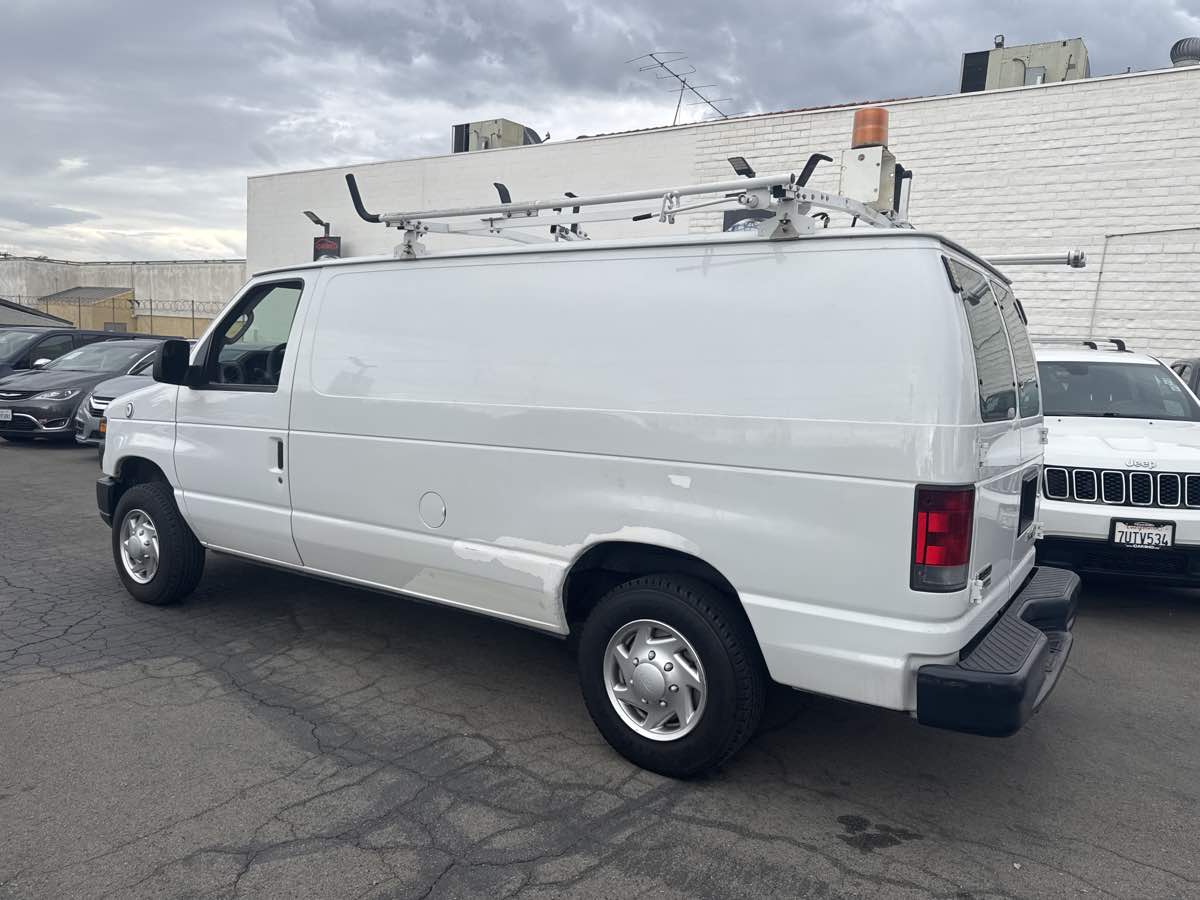 2013 Ford E-150 photo 7