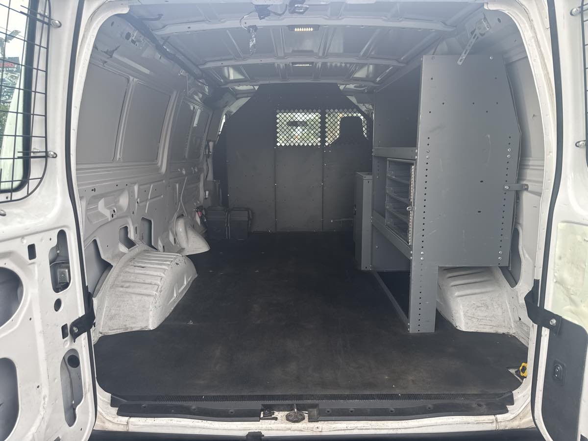 2013 Ford E-150 photo 9