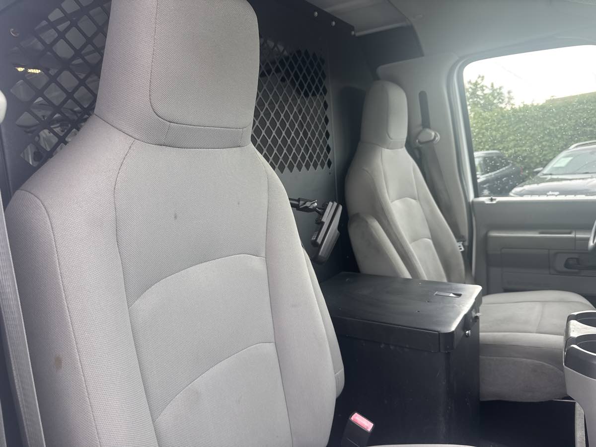 2013 Ford E-150 photo 12