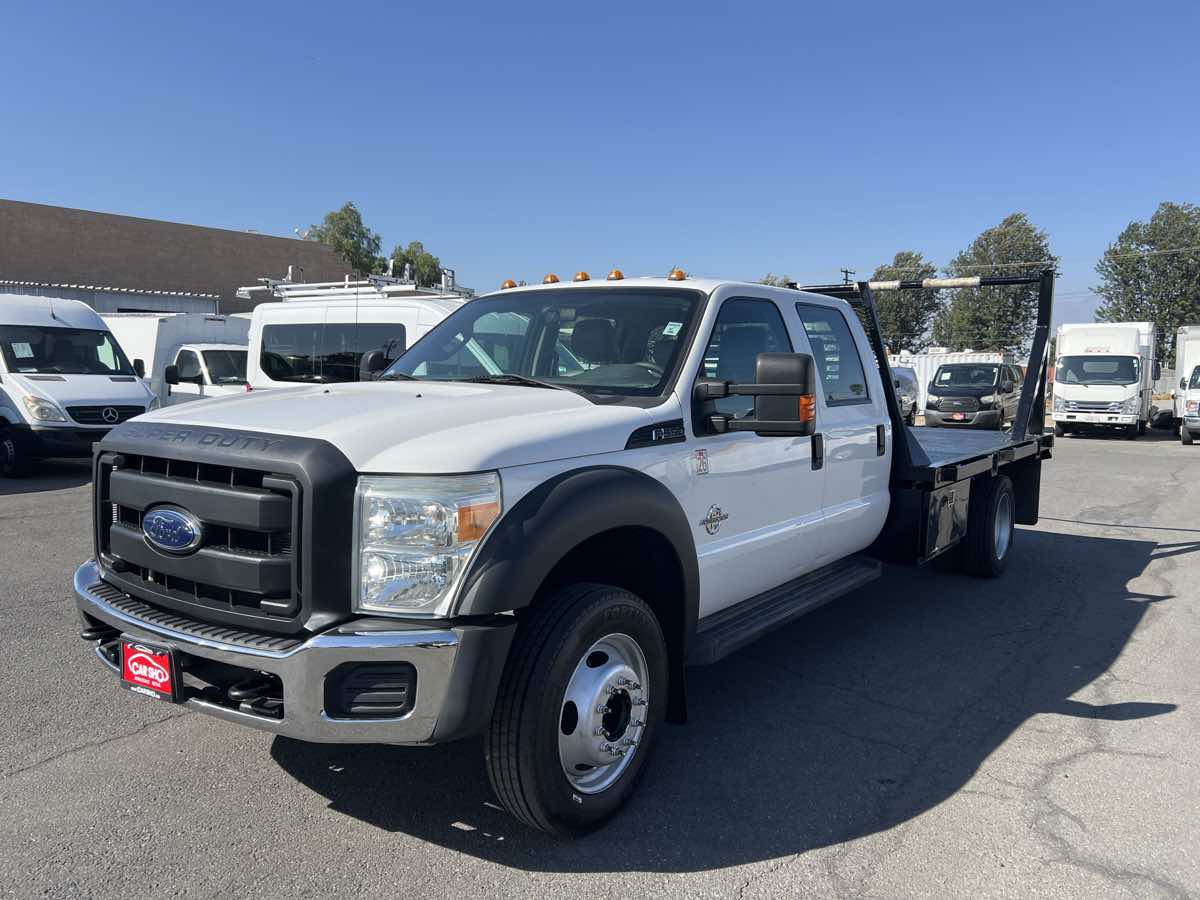 2014 Ford F-550 - Photo 2