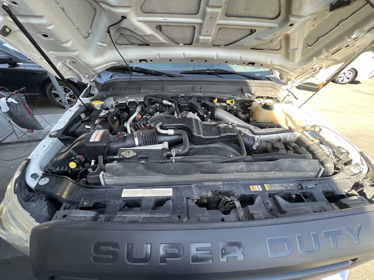 2014 Ford F-550 - Photo 20