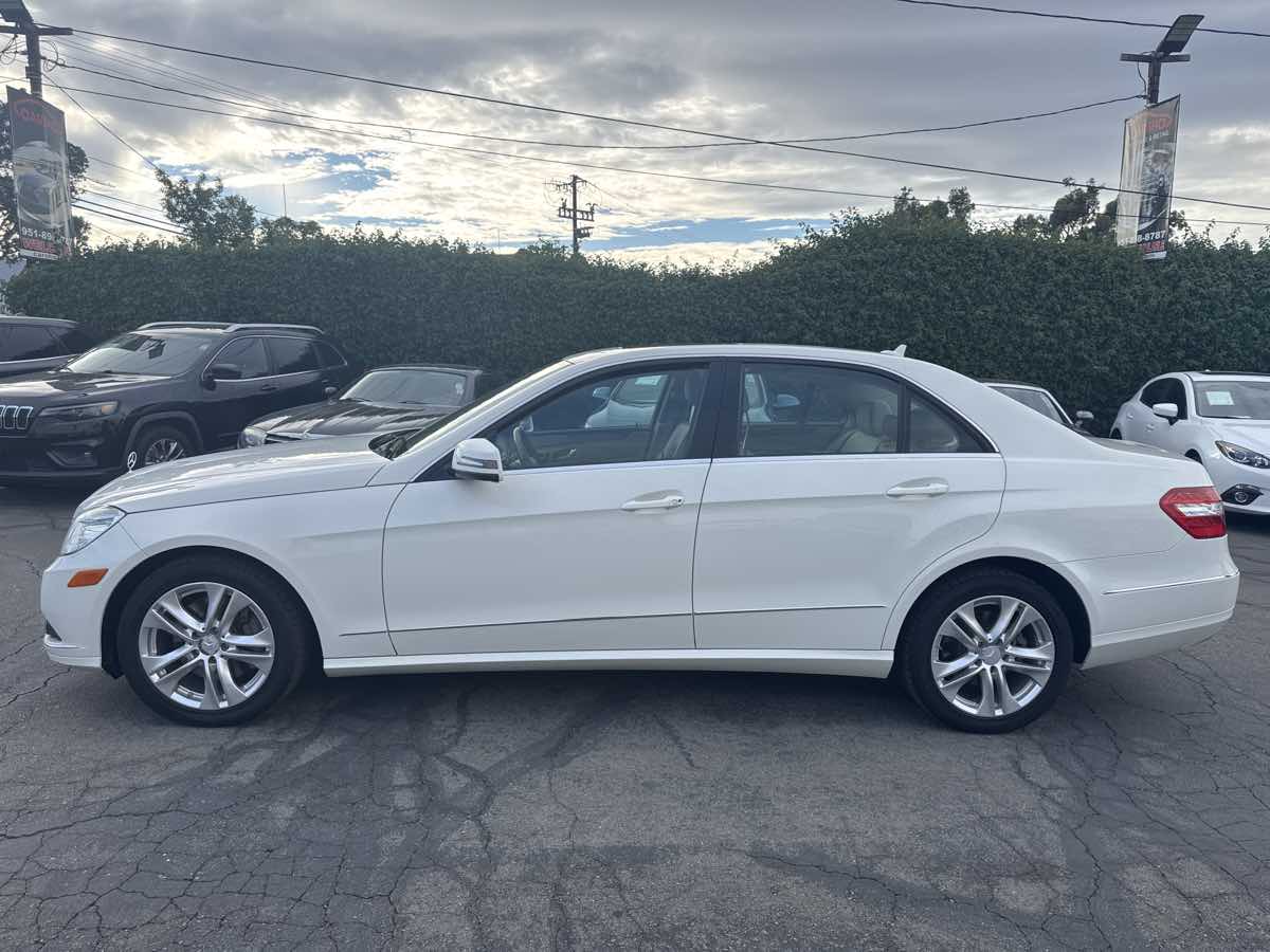 2011 Mercedes Benz E 350 Sport photo 4