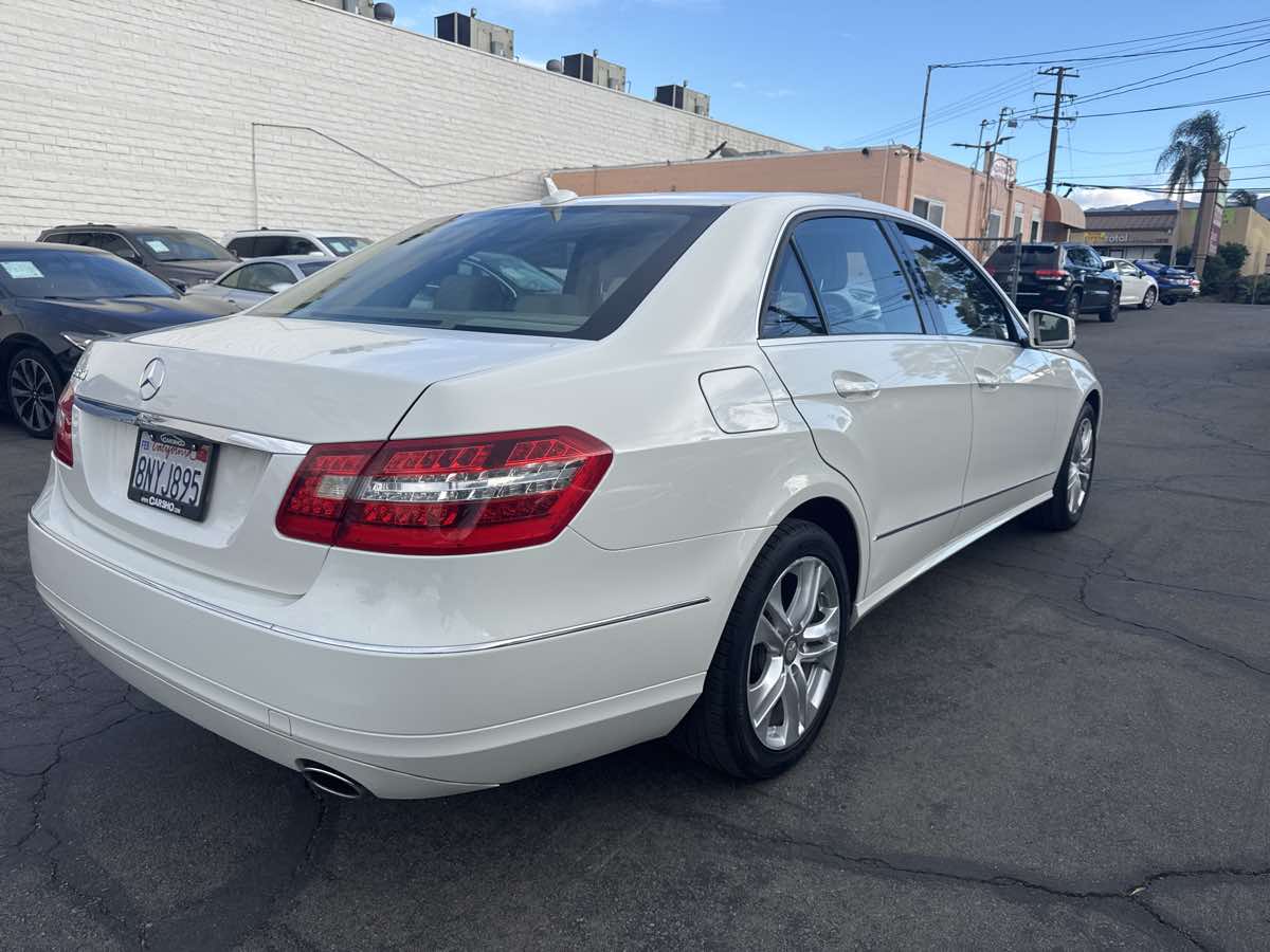2011 Mercedes Benz E 350 Sport photo 7