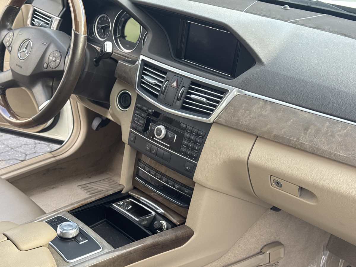 2011 Mercedes Benz E 350 Sport photo 12