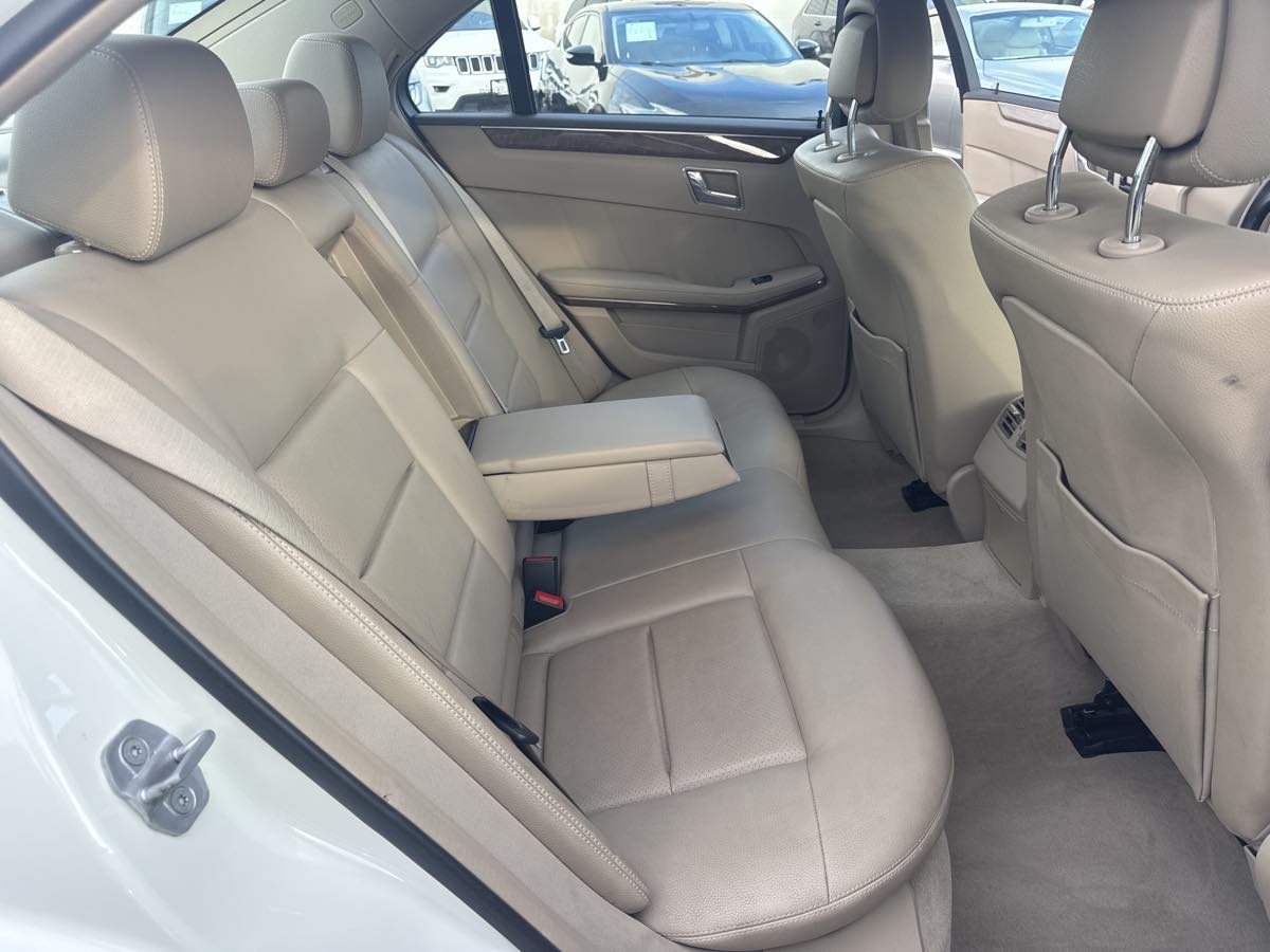 2011 Mercedes Benz E 350 Sport photo 13
