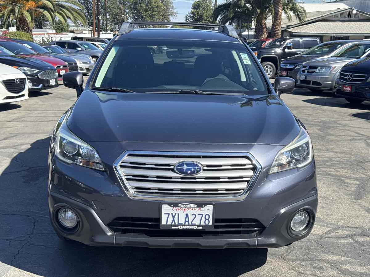 2017 Subaru Outback Premium photo 2