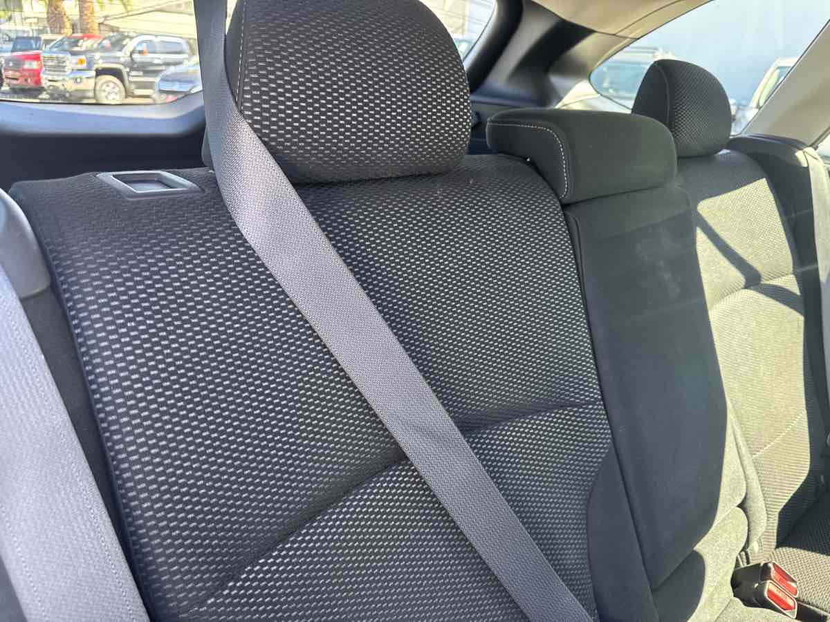 2017 Subaru Outback Premium photo 10