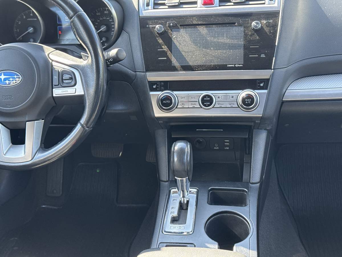 2017 Subaru Outback Premium photo 11