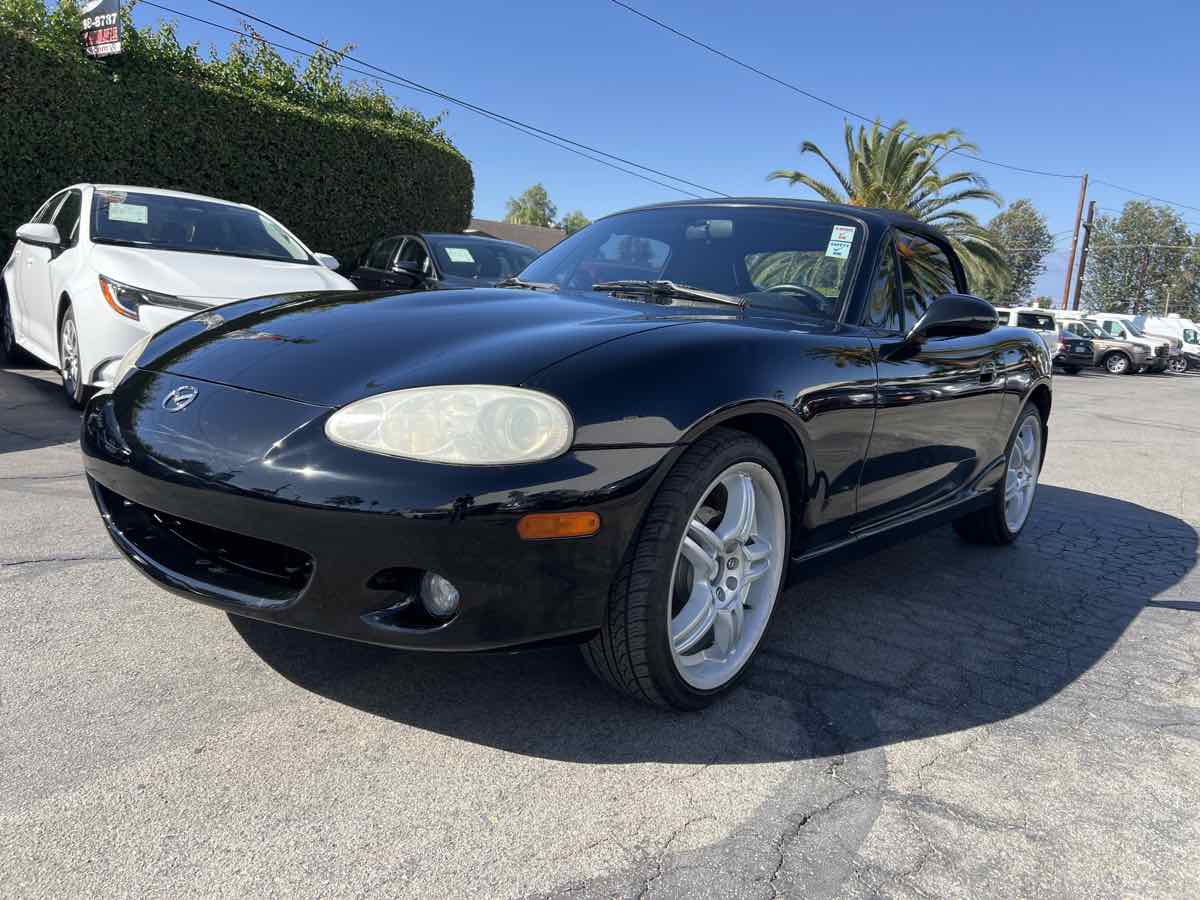 2003 Mazda MX-5 Miata Miata LS photo 2