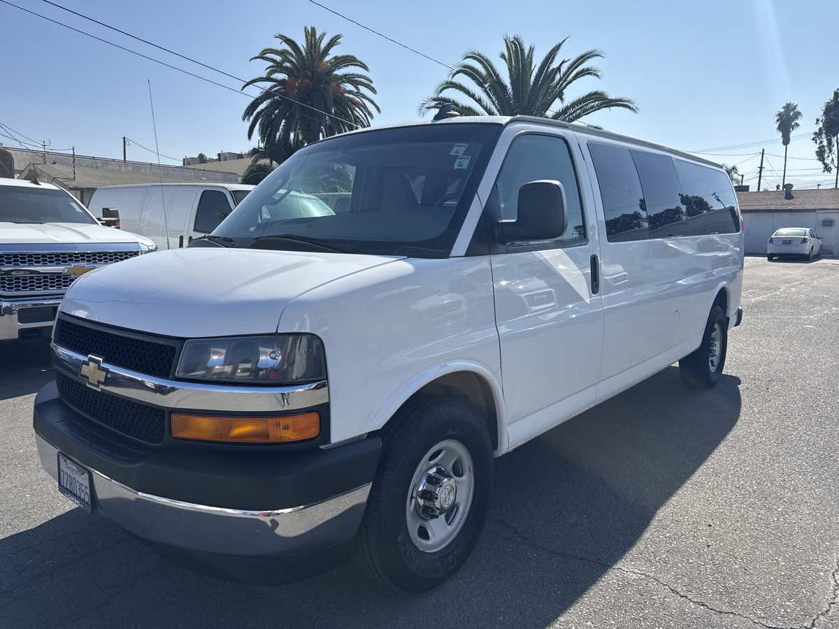2017 Chevrolet Express Passenger LT photo 2