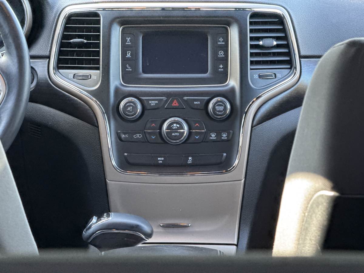 2014 Jeep Grand Cherokee Laredo - Photo 11