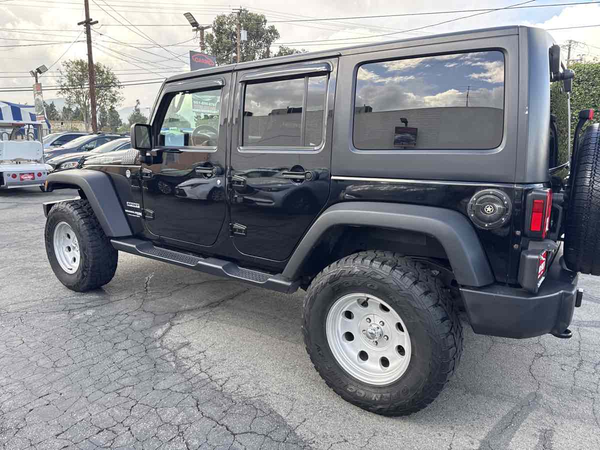 2018 Jeep Wrangler Unlimited Sport S photo 4