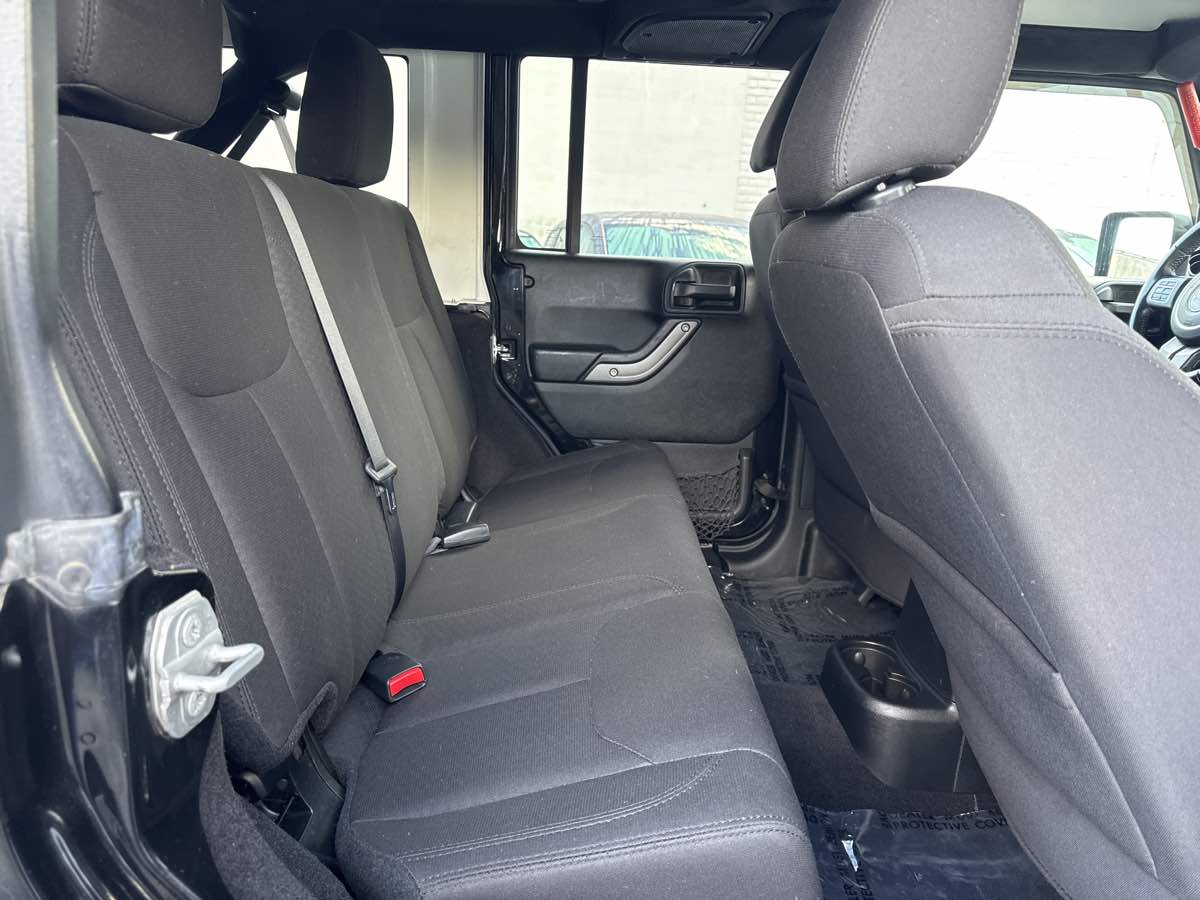 2018 Jeep Wrangler JK Unlimited Sport S - Photo 10