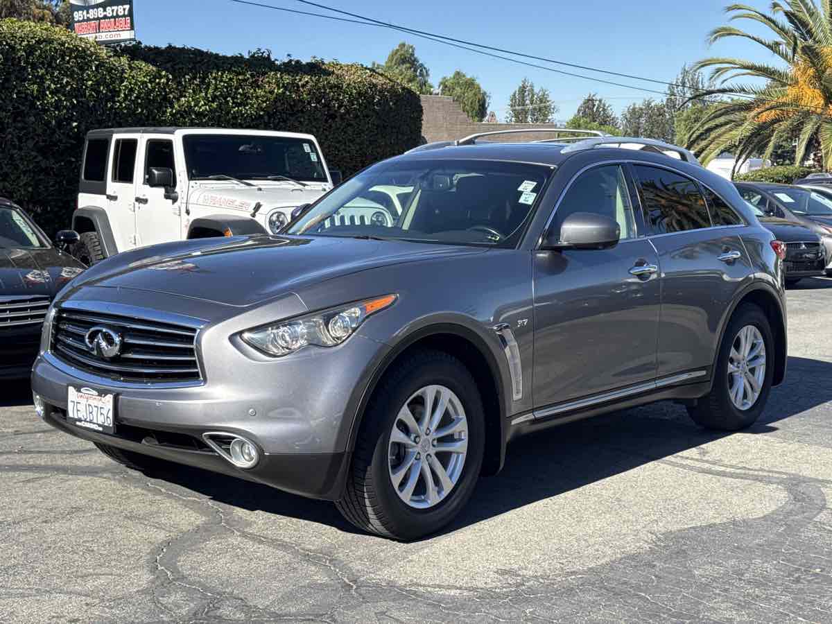 2014 Infiniti QX70 photo 3