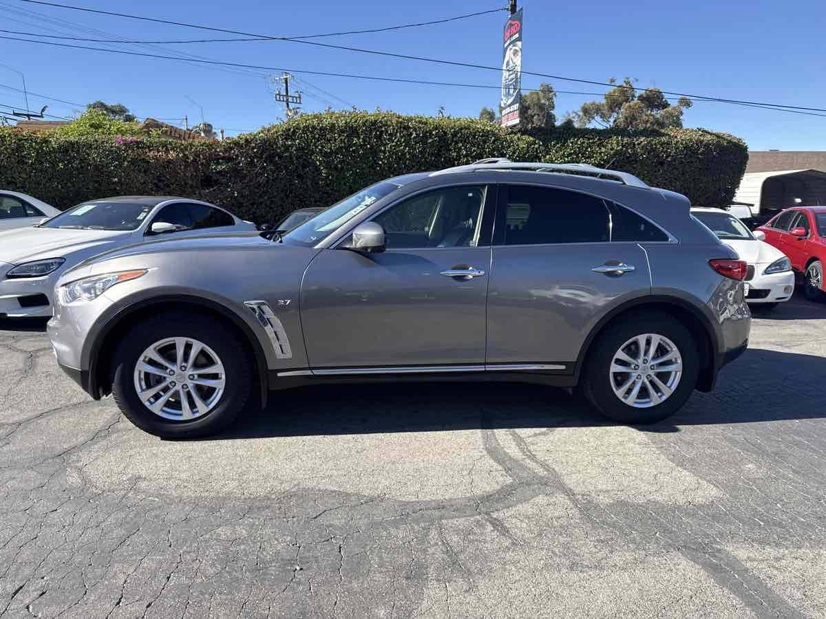 2014 Infiniti QX70 photo 4
