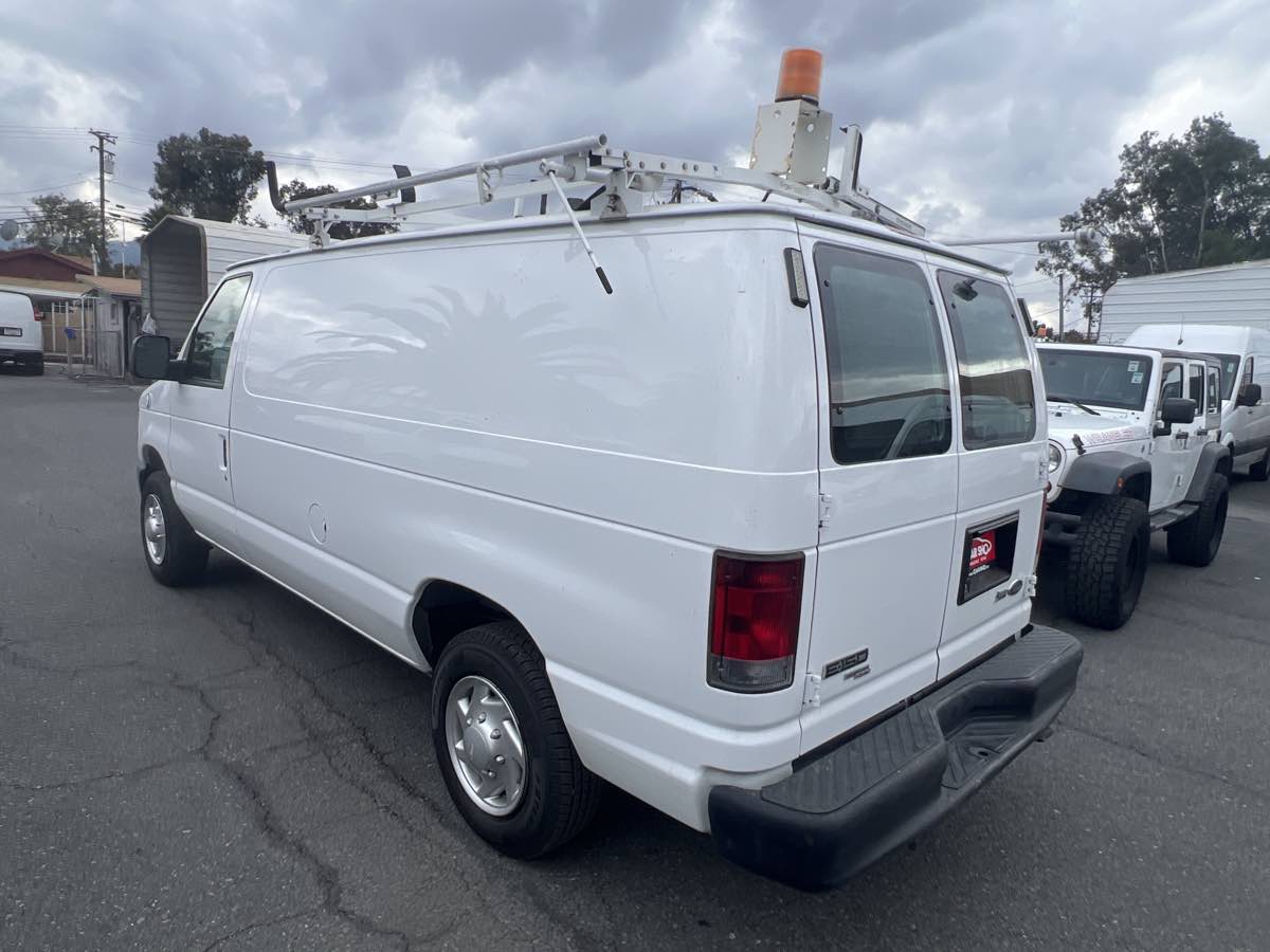 2013 Ford E-150 photo 4